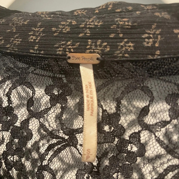 Free People •‎ All That Glitters Sheer Lace Blouse small - Picture 2 of 3